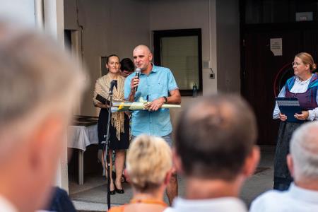 OBČINSKO PRIZNANJE ZA DVA DIRIGENTA, HIŠNIKA, MEDICINSKO SESTRO, ZGODOVINARJA IN PEVSKI ZBOR 23